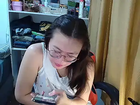 Snapshot of crizzybel chatting on December 21, 6:04 pm crizzybel online show from December 21, 6:04 pm