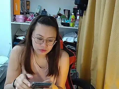 Snapshot of crizzybel chatting on February 2, 3:44 pm crizzybel online show from February 2, 3:44 pm