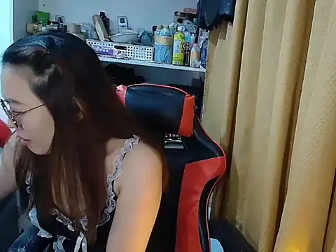 Snapshot of crizzybel chatting on March 2, 7:21 pm crizzybel online show from March 2, 7:21 pm