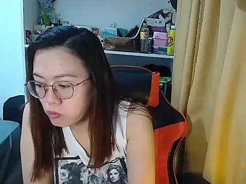 crizzybel online show from April 29, 7:20 pm
