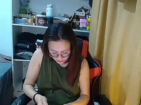 crizzybel online show from April 30, 8:57 pm