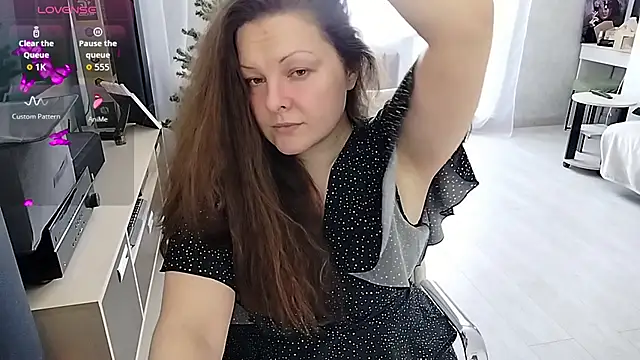 Marla Singerrr online show from May 3, 8:20 am