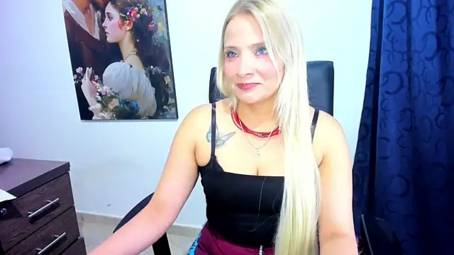 Snapshot of Martina_smth chatting on September 17, 11:06 pm Martina smth online show from September 17, 11:06 pm