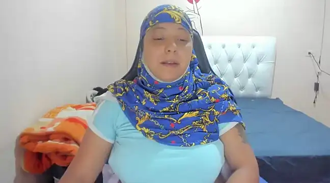 Leylafourniert online show from February 10, 11:02 pm