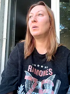 Mira Xo  online show from September 23, 6:16 am