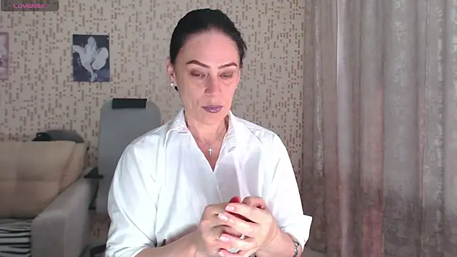 Snapshot of BelovedLady chatting on May 19, 4:30 am BelovedLady online show from May 19, 4:30 am