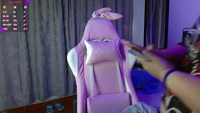 Snapshot of Keyla01_ chatting on November 8, 11:43 am Keyla01 online show from November 8, 11:43 am