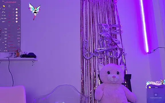 martiiaciar online show from March 10, 4:06 am