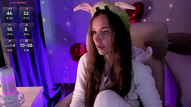Snapshot of AliceOrlova chatting on May 29, 2:37 pm AliceOrlova online show from May 29, 2:37 pm