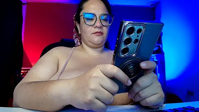 lulubigtitts1 online show from October 5, 2:32 am