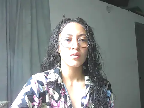 Olivia Bright online show from March 19, 4:00 pm