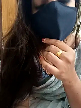 Snapshot of yoursana- chatting on January 5, 6:13 pm yoursana- online show from January 5, 6:13 pm