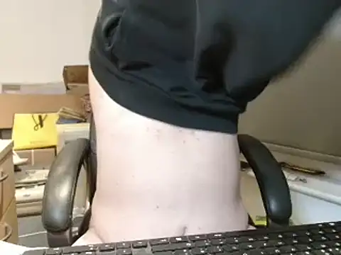 Snapshot of bigbadjon69 chatting on December 17, 10:32 pm bigbadjon69 online show from December 17, 10:32 pm