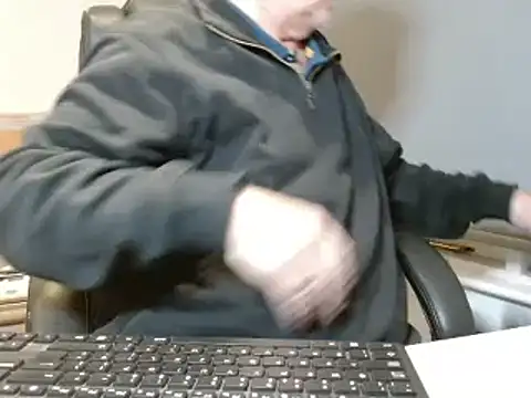 Snapshot of bigbadjon69 chatting on December 31, 12:32 am bigbadjon69 online show from December 31, 12:32 am