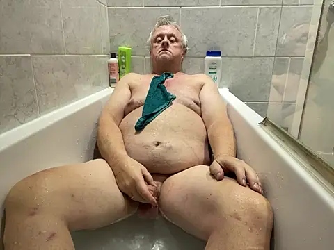 Snapshot of bigbadjon69 chatting on January 1, 4:07 pm bigbadjon69 online show from January 1, 4:07 pm