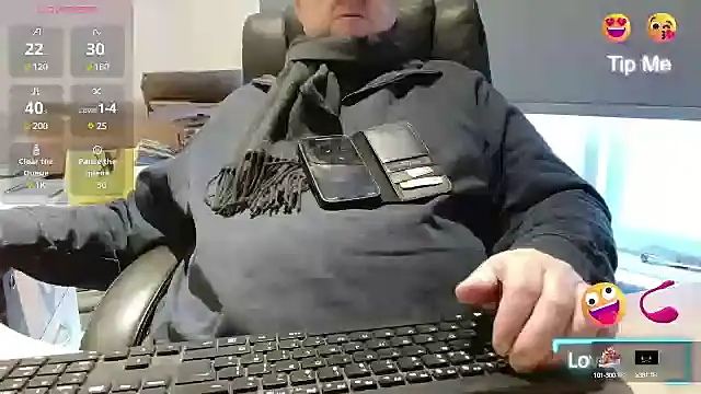 Snapshot of bigbadjon69 chatting on January 7, 2:30 pm bigbadjon69 online show from January 7, 2:30 pm