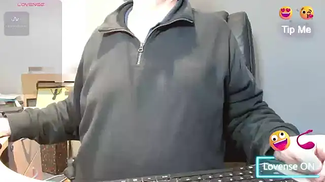 Snapshot of bigbadjon69 chatting on January 30, 2:04 pm bigbadjon69 online show from January 30, 2:04 pm