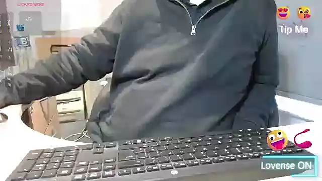 Snapshot of bigbadjon69 chatting on February 4, 1:38 pm bigbadjon69 online show from February 4, 1:38 pm