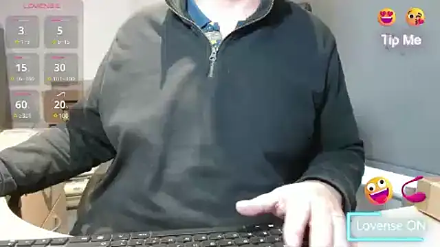 Snapshot of bigbadjon69 chatting on February 13, 3:14 pm bigbadjon69 online show from February 13, 3:14 pm
