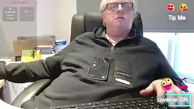 Snapshot of bigbadjon69 chatting on March 14, 5:02 pm bigbadjon69 online show from March 14, 5:02 pm