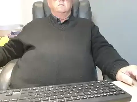 Snapshot of bigbadjon69 chatting on September 22, 2:52 pm bigbadjon69 online show from September 22, 2:52 pm