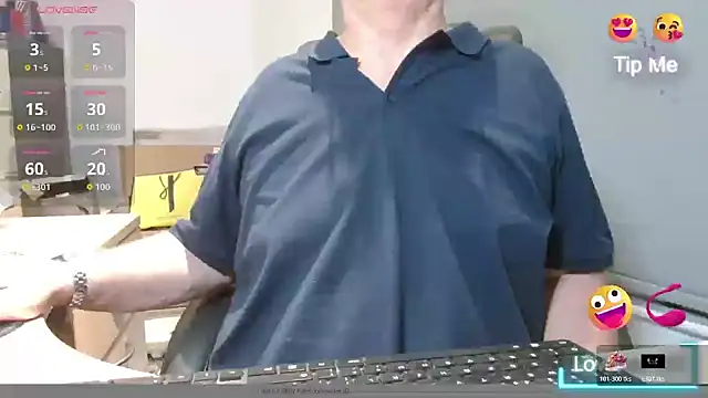 Snapshot of bigbadjon69 chatting on October 24, 3:47 am bigbadjon69 online show from October 24, 3:47 am