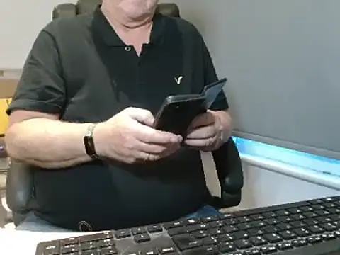 Snapshot of bigbadjon69 chatting on November 27, 3:25 pm bigbadjon69 online show from November 27, 3:25 pm