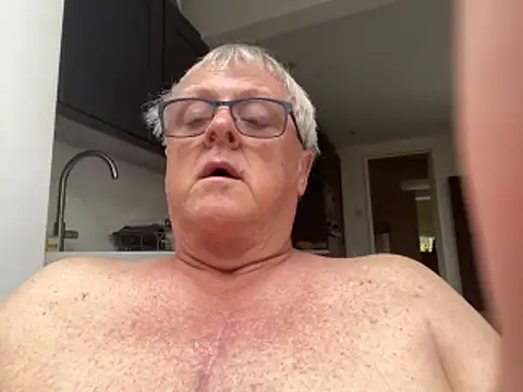 Snapshot of bigbadjon69 chatting on May 29, 11:08 am bigbadjon69 online show from May 29, 11:08 am