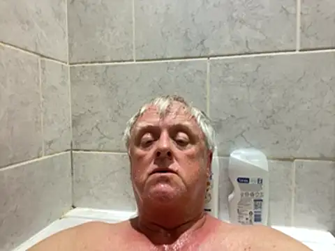 bigbadjon69 online show from June 27, 10:37 pm
