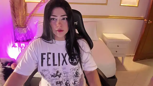 Snapshot of lucy26_ chatting on January 30, 2:27 am lucy26 online show from January 30, 2:27 am