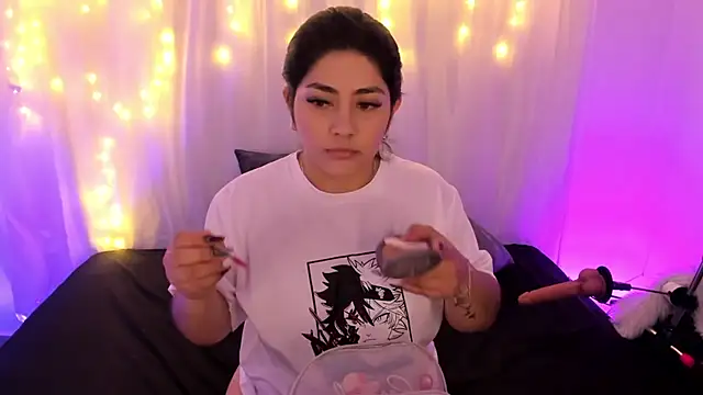 Snapshot of lucy26_ chatting on September 22, 2:13 am lucy26 online show from September 22, 2:13 am