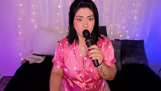 Snapshot of lucy26_ chatting on October 23, 1:38 am lucy26 online show from October 23, 1:38 am