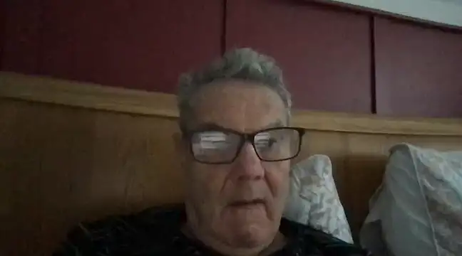 Snapshot of Oldpistolpete chatting on December 9, 9:39 am Oldpistolpete online show from December 9, 9:39 am