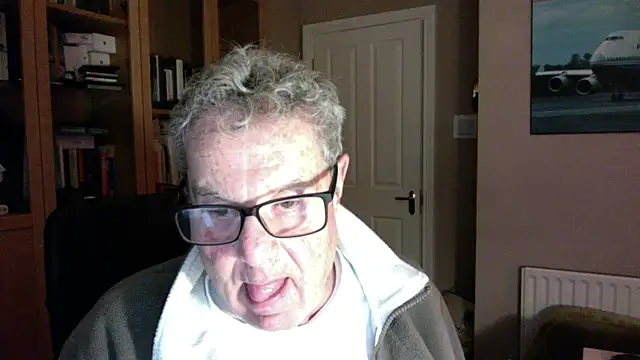 Snapshot of Oldpistolpete chatting on January 4, 8:27 pm Oldpistolpete online show from January 4, 8:27 pm