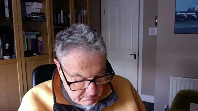 Snapshot of Oldpistolpete chatting on January 7, 10:54 am Oldpistolpete online show from January 7, 10:54 am