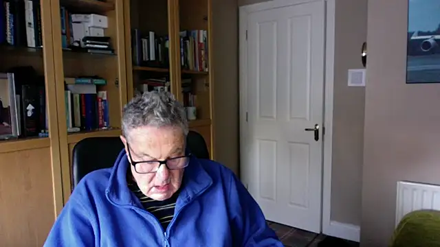 Snapshot of Oldpistolpete chatting on January 18, 10:17 am Oldpistolpete online show from January 18, 10:17 am