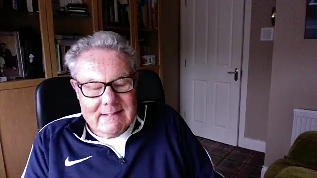 Snapshot of Oldpistolpete chatting on February 11, 3:08 pm Oldpistolpete online show from February 11, 3:08 pm