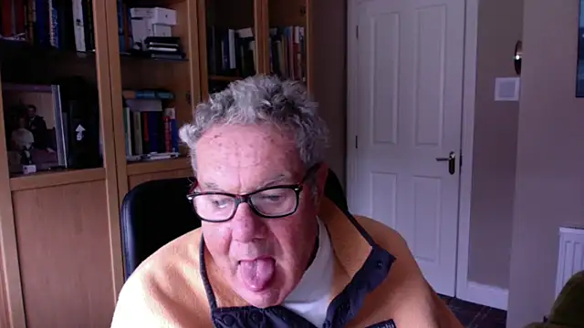 Snapshot of Oldpistolpete chatting on February 12, 10:14 am Oldpistolpete online show from February 12, 10:14 am