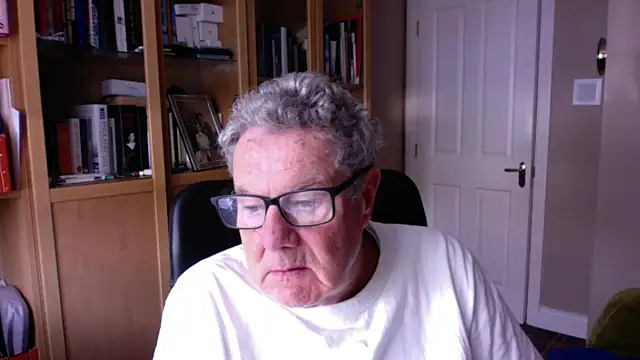 Snapshot of Oldpistolpete chatting on March 3, 9:44 am Oldpistolpete online show from March 3, 9:44 am