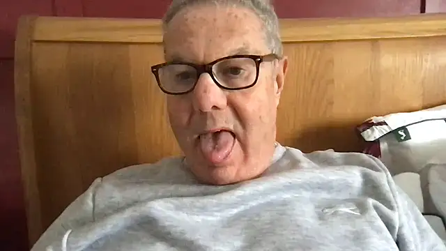 Snapshot of Oldpistolpete chatting on March 13, 2:33 pm Oldpistolpete online show from March 13, 2:33 pm