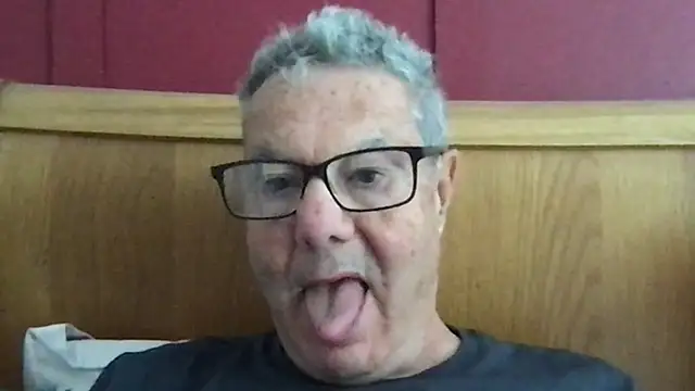 Snapshot of Oldpistolpete chatting on September 9, 9:09 am Oldpistolpete online show from September 9, 9:09 am