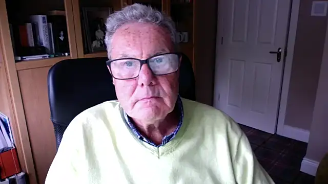 Snapshot of Oldpistolpete chatting on September 10, 2:17 pm Oldpistolpete online show from September 10, 2:17 pm