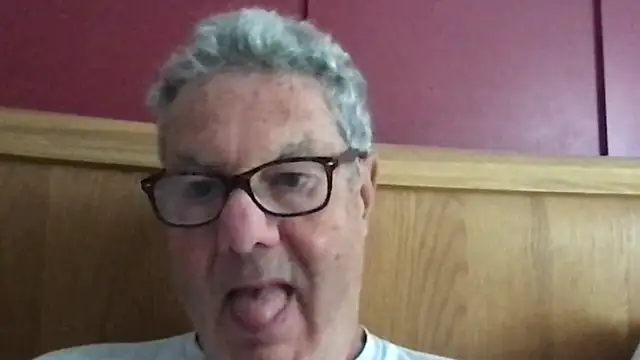 Snapshot of Oldpistolpete chatting on September 30, 9:03 am Oldpistolpete online show from September 30, 9:03 am