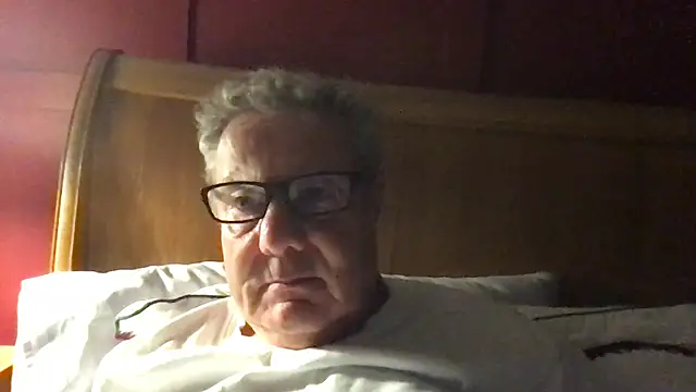 Snapshot of Oldpistolpete chatting on October 9, 11:25 pm Oldpistolpete online show from October 9, 11:25 pm