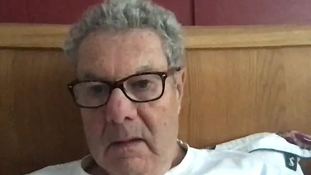 Snapshot of Oldpistolpete chatting on October 15, 9:53 am Oldpistolpete online show from October 15, 9:53 am