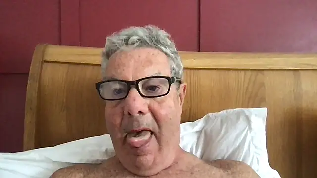 Snapshot of Oldpistolpete chatting on July 9, 9:13 am Oldpistolpete online show from July 9, 9:13 am