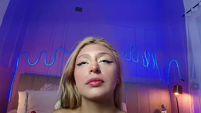 Sofly s online show from April 25, 11:46 am