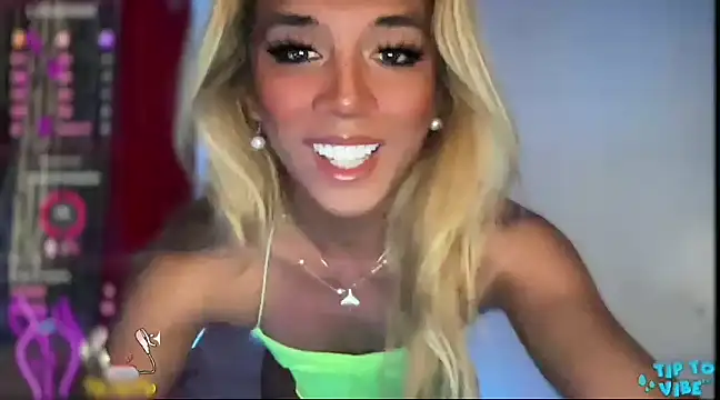 Snapshot of cockprincess_diannaxx chatting on January 16, 8:11 am cockprincess diannaxx online show from January 16, 8:11 am