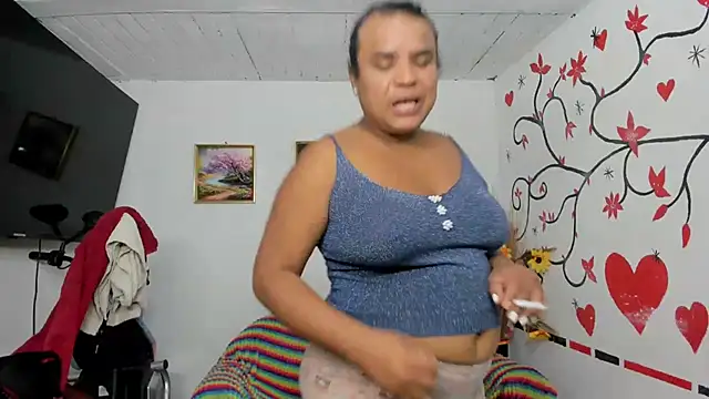 Snapshot of luciana_osorno chatting on July 17, 2:18 am luciana osorno online show from July 17, 2:18 am