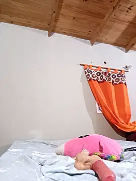 Emmacut online show from March 8, 2:04 am